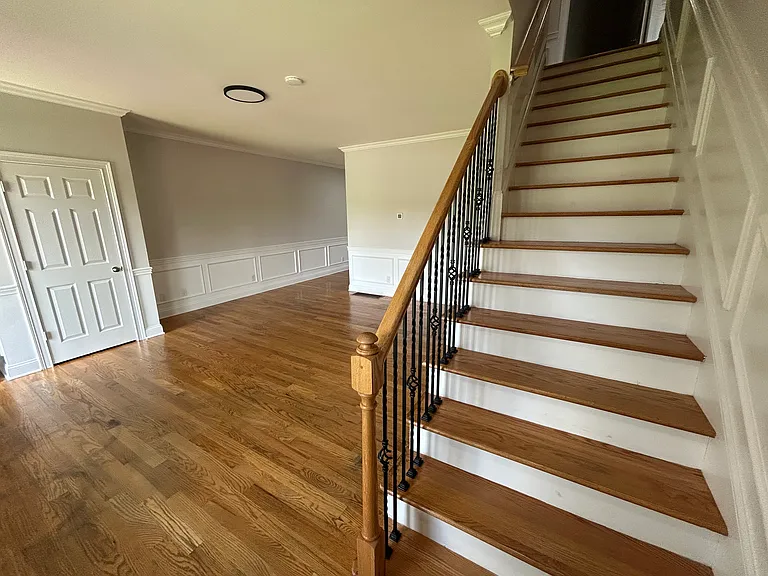 127 Greystone Ct — Photo 9