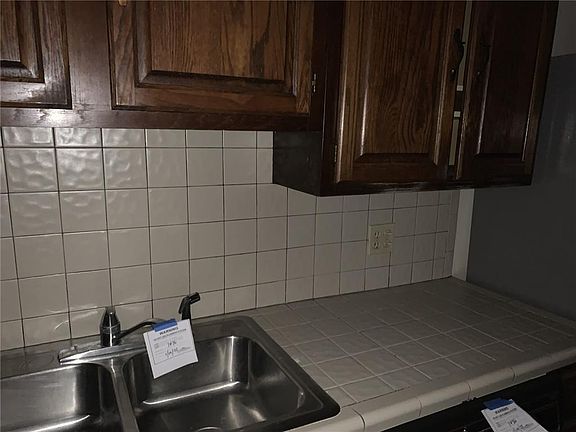 2nd image of 1436 Jackson Ave #1B