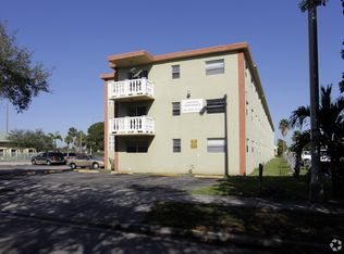 815 W 74th St #303, Hialeah, FL 33014