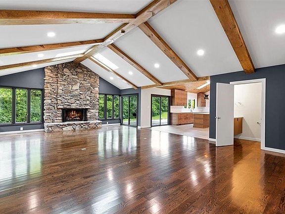 2nd image of 111 Plantation Dr