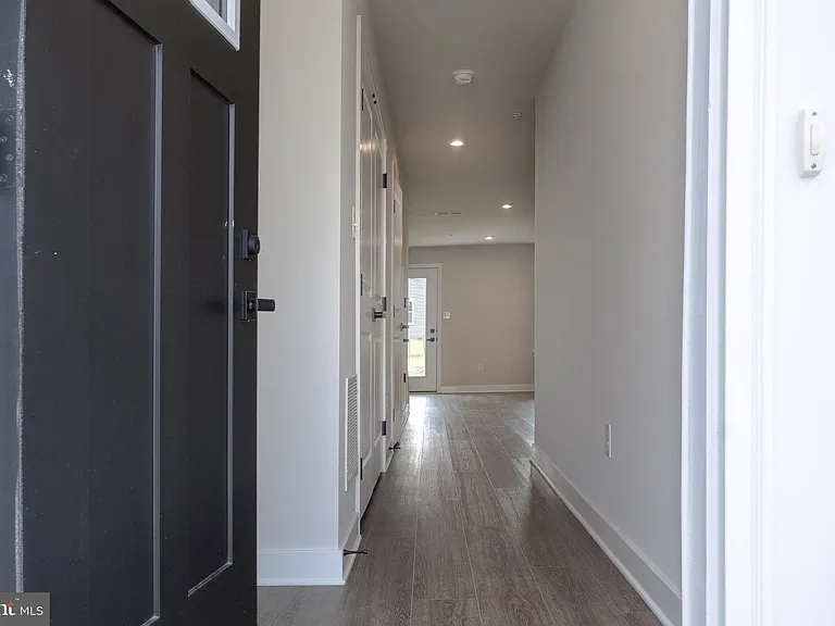 6 Foxwood Dr — Photo 3
