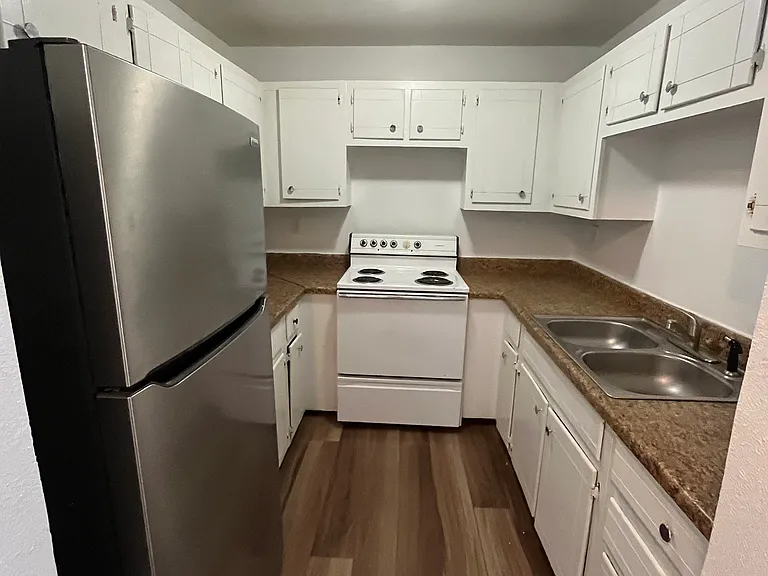 Woodland Dr — Photo 3