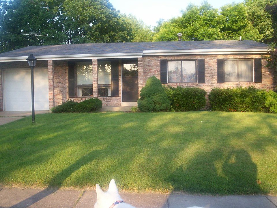 1st image of 2896 Foxwood Dr
