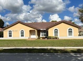 9151 NW 17th St, Plantation, FL 33322