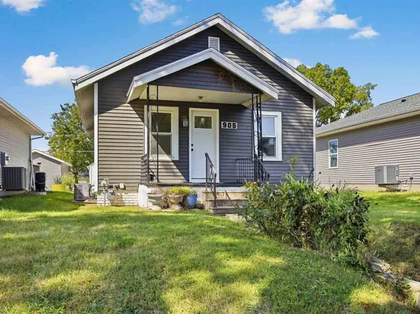 905 12th St NE, Cedar Rapids, IA 52402