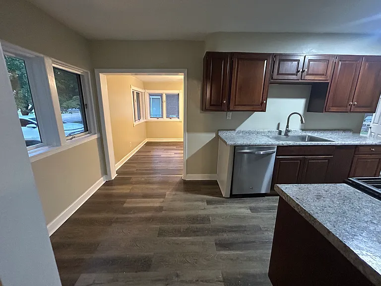 201 S Walnut St — Photo 10