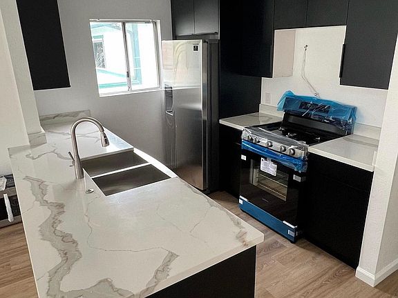 5th image of 1154 Pacific Beach Dr #2
