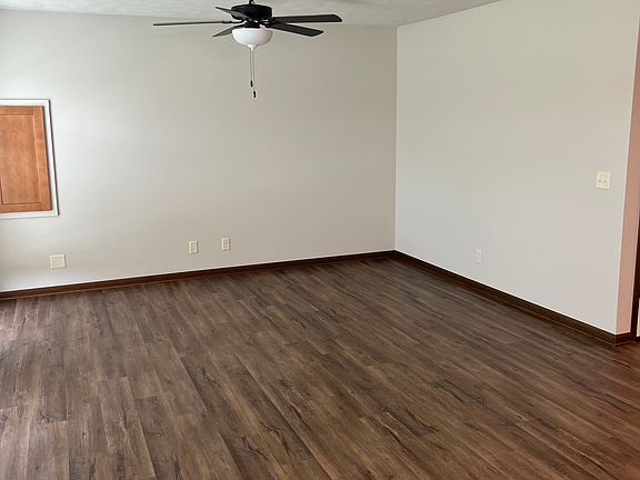 5th image of 6416 Maple View Ct