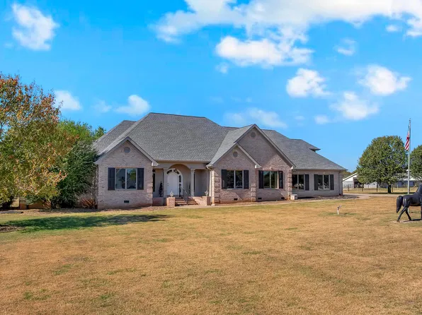 823 Longview Rd, Shelbyville, TN 37160