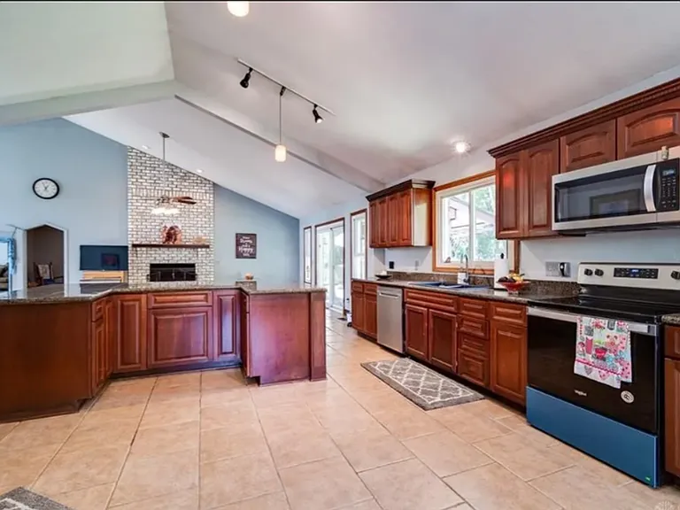 8881 Evan Ct — Photo 7