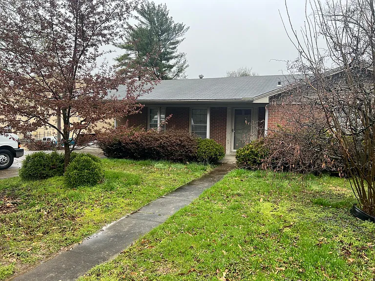 740 Watkins Dr — Photo 1
