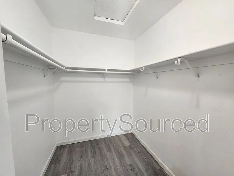 1944 Hickock Ct — Photo 13