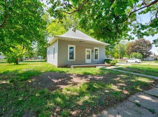 402 S Hamilton St, Keota, IA 52248
