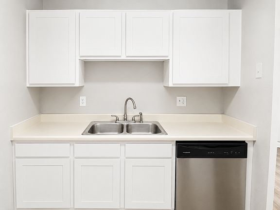 4th image of 1835 Zebulon Dr Unit B