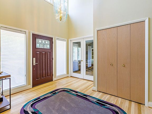 5th image of 3866 Saint James Ct