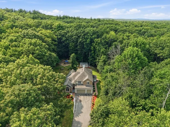 15 Merrill Rd, Merrimack, NH 03054