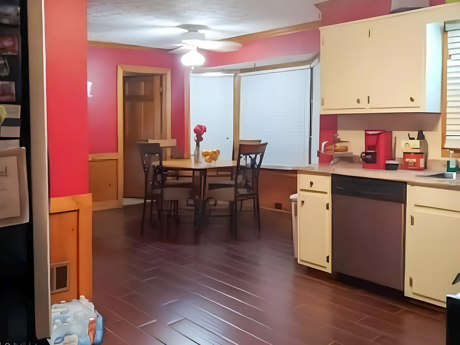 4 bed, 2.5 bath, 1699 sqft, $957 — Photo 4