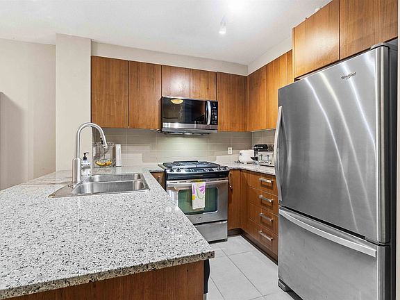5th image of 5889 Irmin St #110