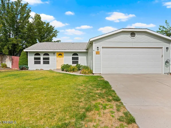 211 S 90th Ave, Yakima, WA 98908