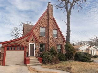 909 N La Grange Rd, La Grange Park, IL 60526