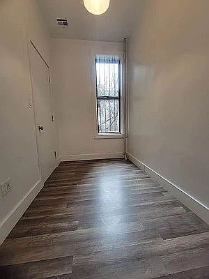 4th image of 479 Lafayette Ave #5