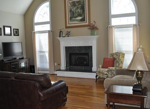 5th image of 219 Craig Wood Way