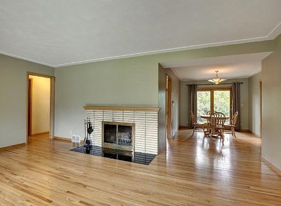 5th image of 1350 Sextant Ave W