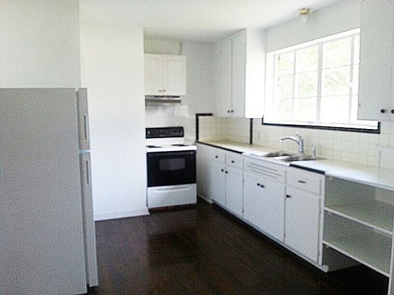 2nd image of 691 Edgewood Ave W