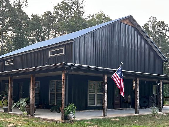 3rd image of 1002 County Road 9