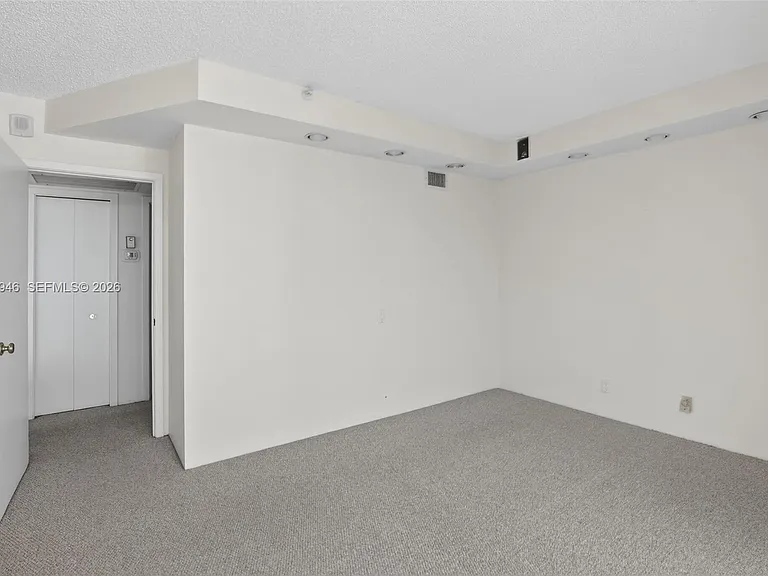 19707 Turnberry Way #7F — Photo 31