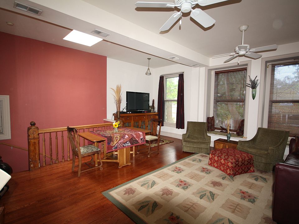 1st image of 1042 N Honore St #2F