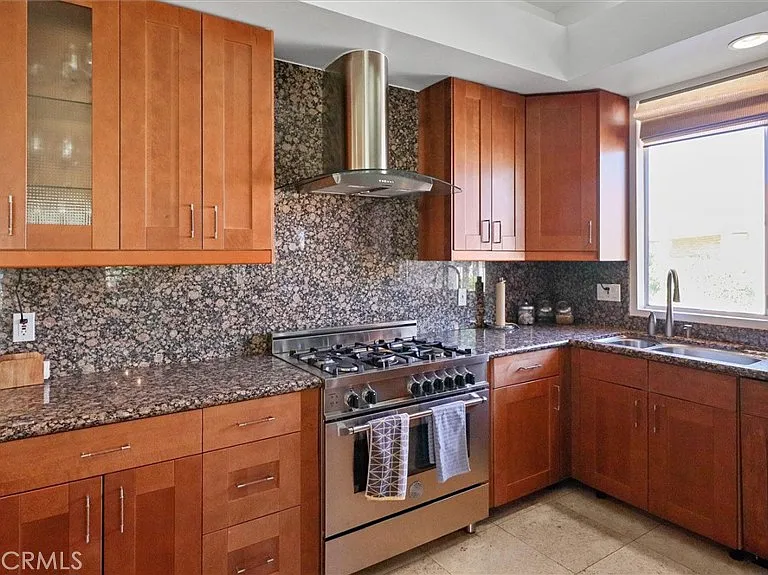 76975 Robin Dr — Photo 2