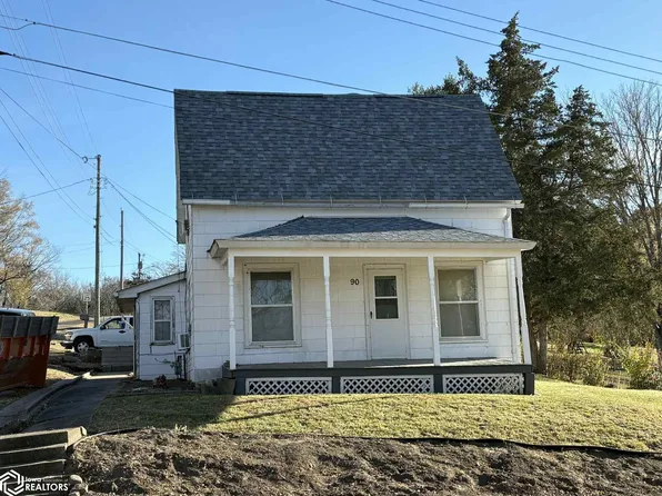 90 E 5th St, Dallas City, IL 62330