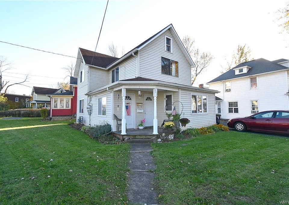 1st image of 142 Young St