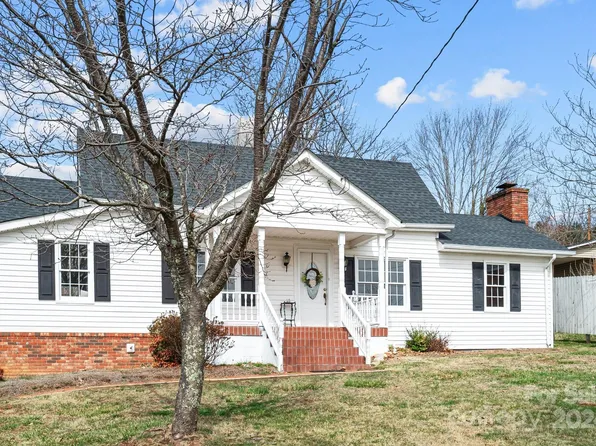 29 Phillips St, Canton, NC 28716