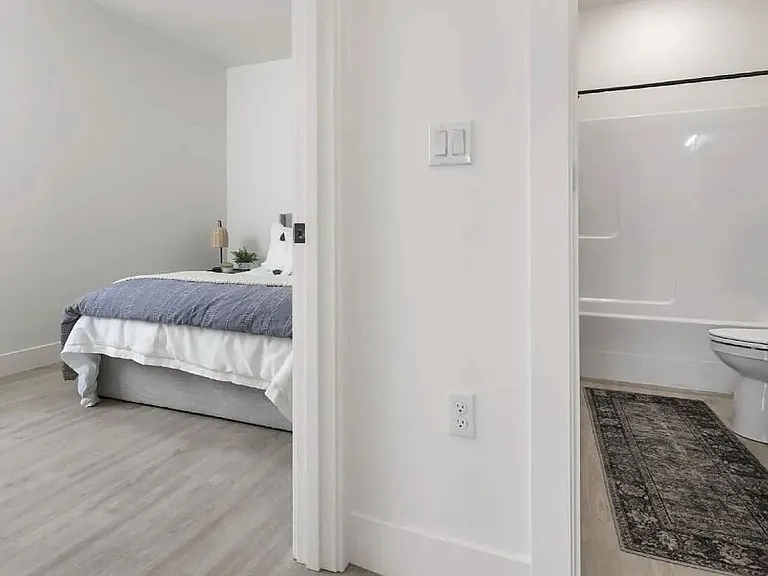 9050 NE Hoyt St #9 — Photo 4