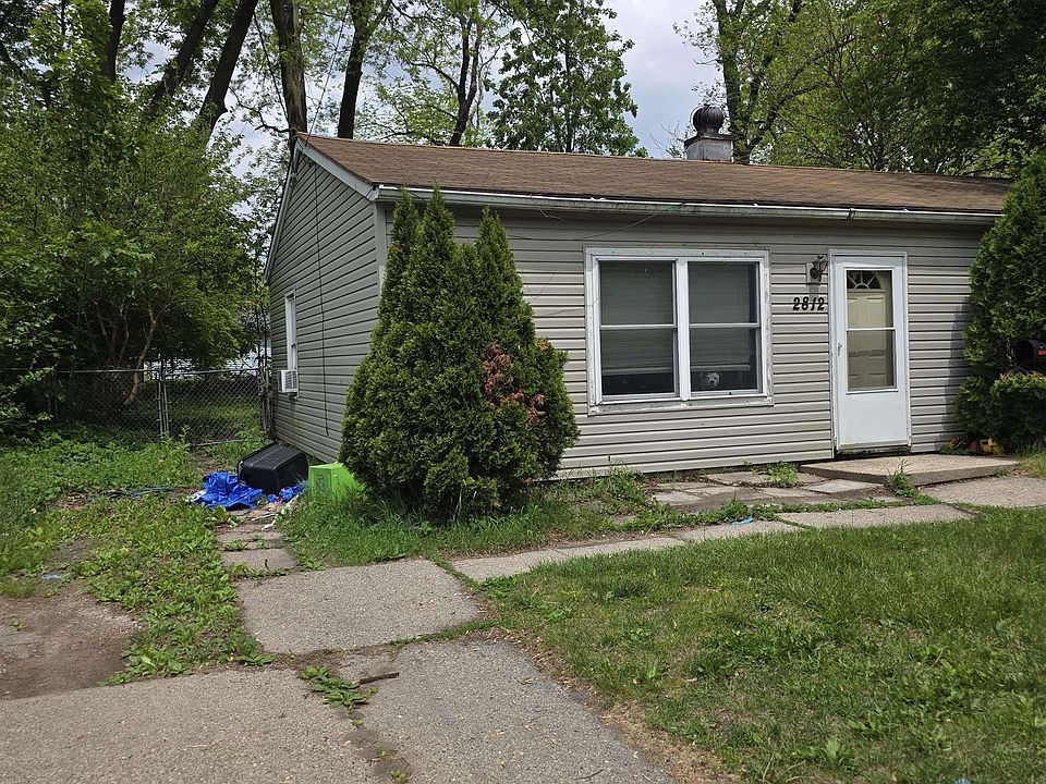 2nd image of 2812 Cabot Dr