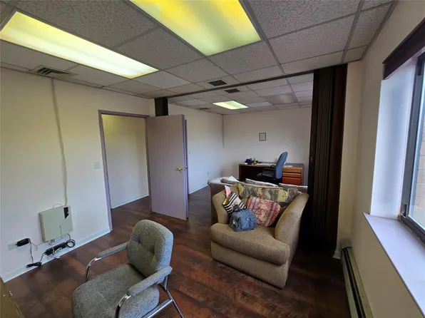 92-29 Queens Boulevard image 9 of 17