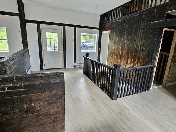 4th image of 120 Helms Hill Rd