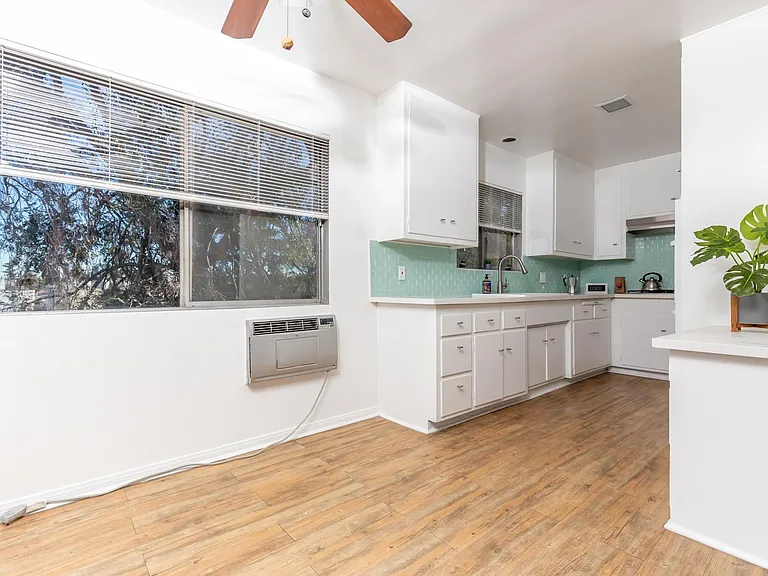 2849 Waverly Dr — Photo 28