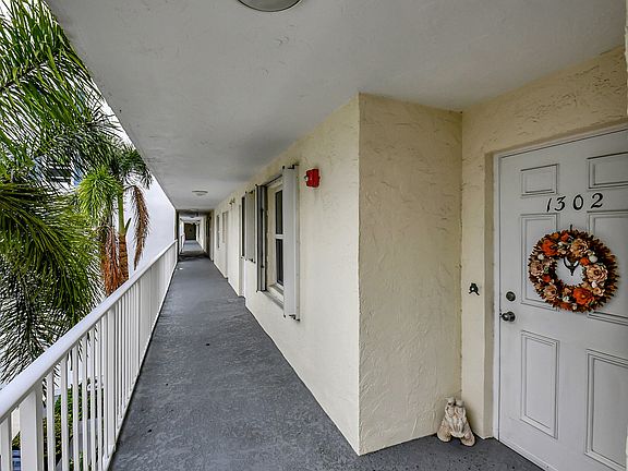 3rd image of 1 Harbourside Drive #1302