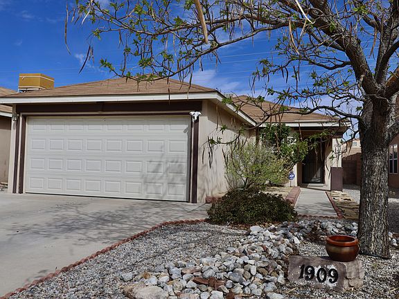 2nd image of 1909 Cielo Oeste Pl NW