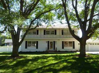 1029 Meadow Rd, Omaha, NE 68154