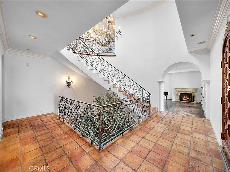 1500 The Strand — Photo 29