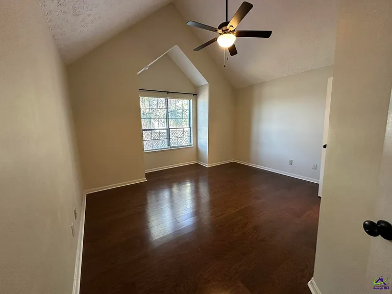 110 Island Blvd — Photo 11
