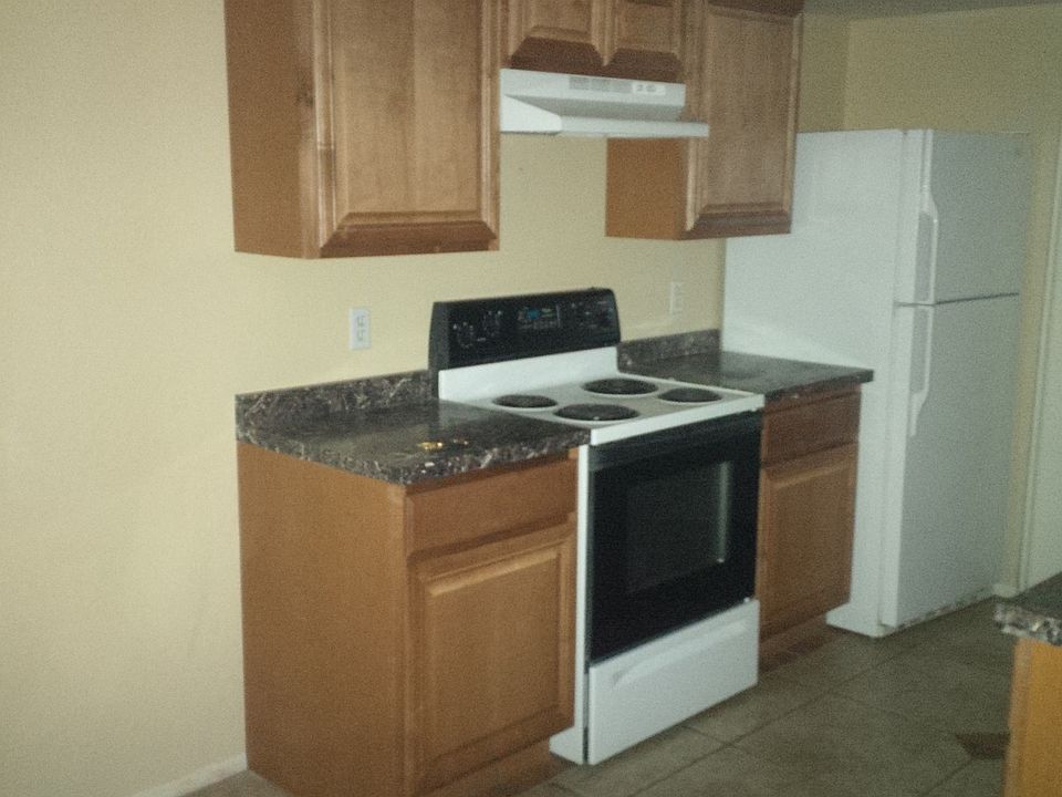 1st image of 6911 W Mackenzie Dr