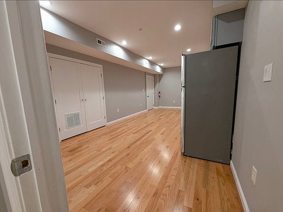 4th image of 3829 Lancaster Ave APT 2
