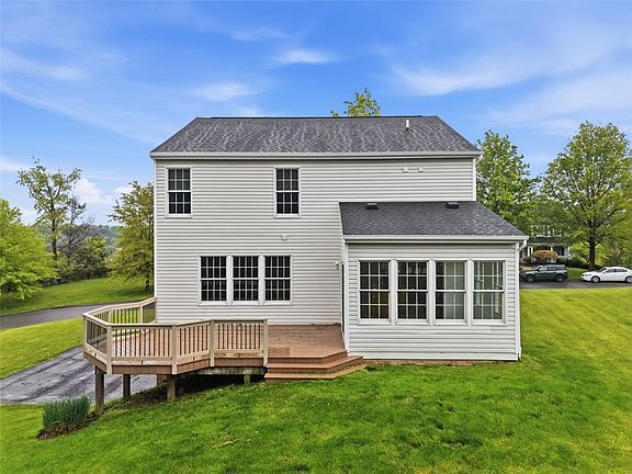 4th image of 3030 Willowbrook Dr