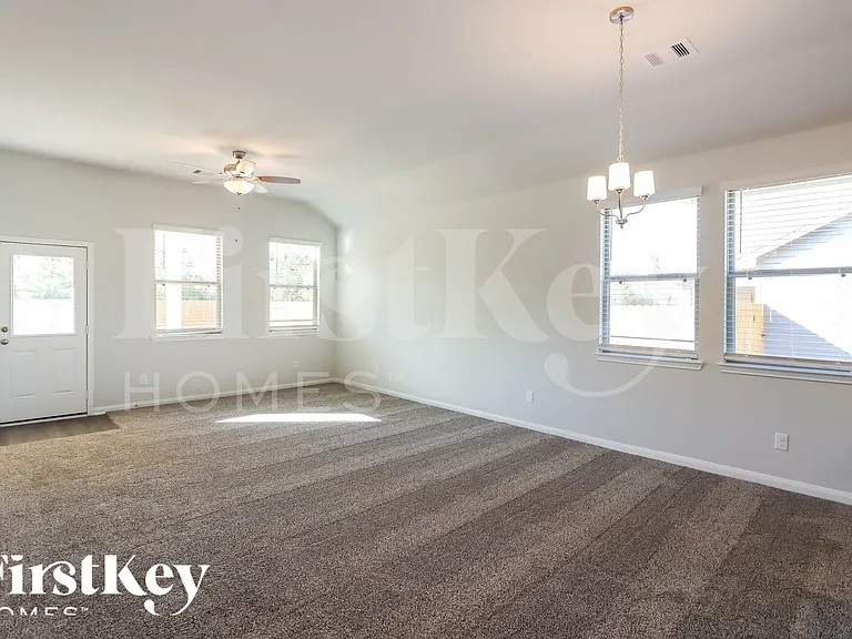 11032 Patriot Ct — Photo 3