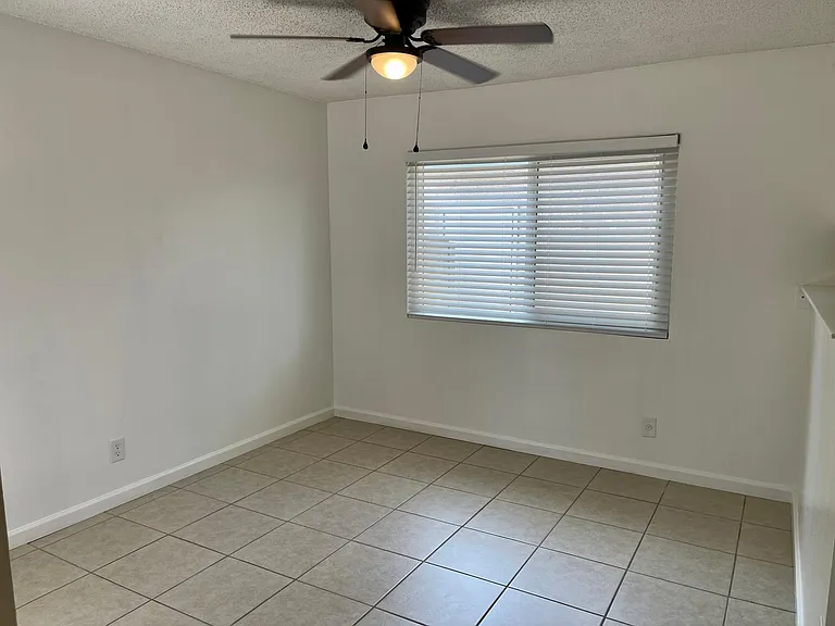 2064 E Evergreen St #2064 — Photo 5